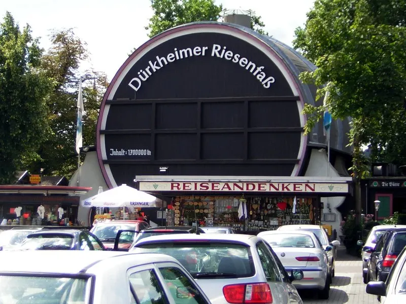 Dürkheimer Riesenfass — das größte Weinfass der Welt in Bad Dürkheim